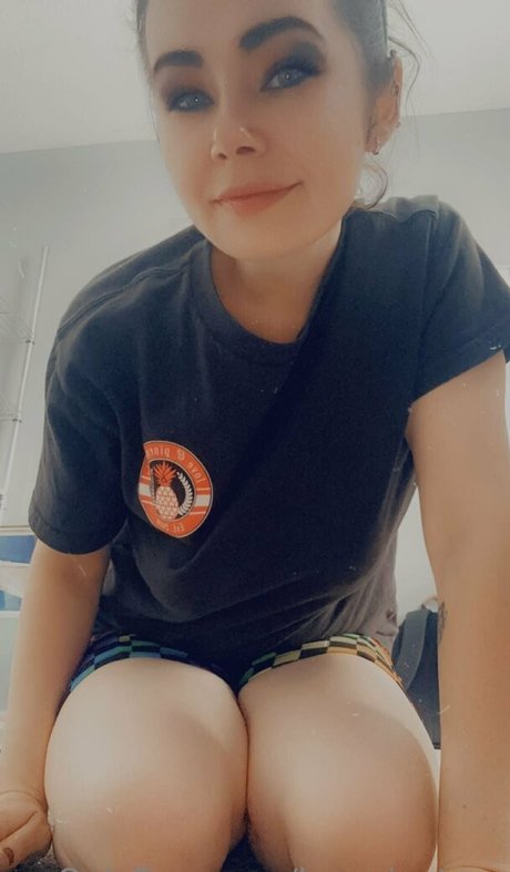 journaliste onlyfans beau haut photo