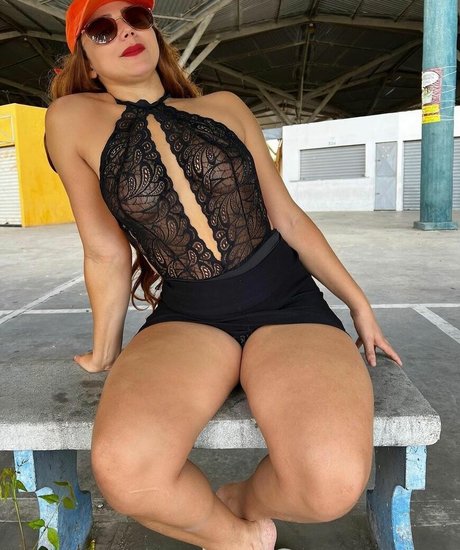 Lorena Ruiva étoile sexy galerie