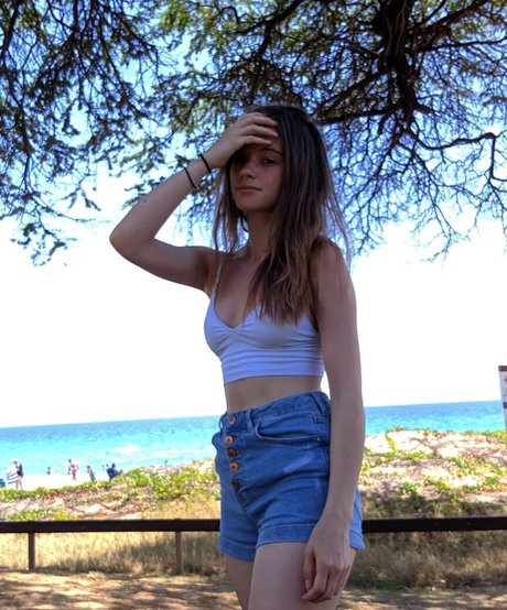 A Bit Rebecca étoile adulte galerie