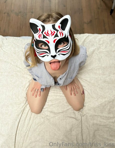 triss kiss modèle de haute qualité photo