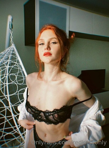 redkittyonly nus de stars du porno des photos