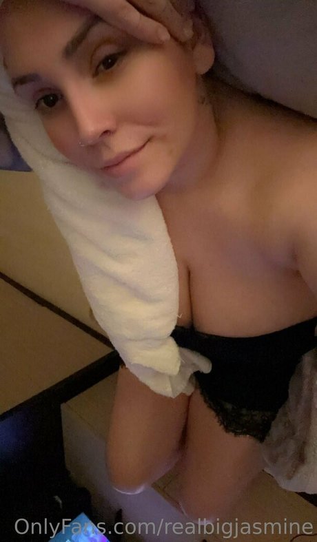 realbigjasmine star du porno sexy photos