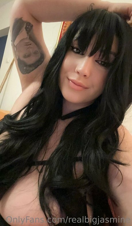 realbigjasmine star du porno chaude archive