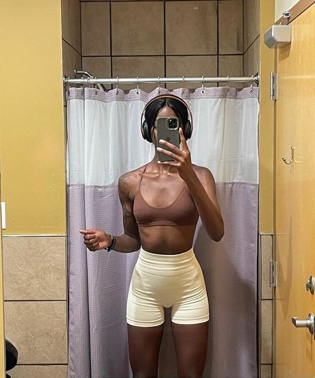 Luhmulaa étoile érotique image