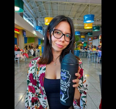 Melina Valdez modèle xxx archive