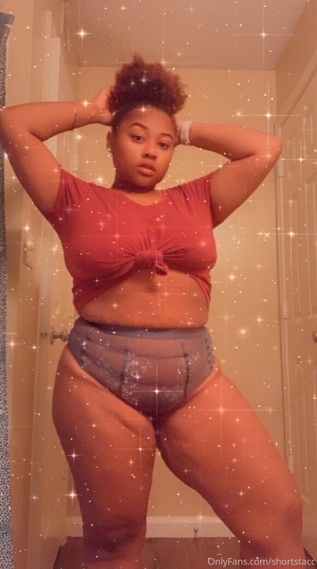 shortstacc actrice artistique galerie