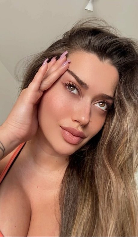 Angeline Sant star du porno exclusive galerie