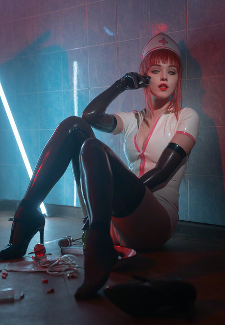 fans de grosses femmes aux gros seins uniquement haut nu photos