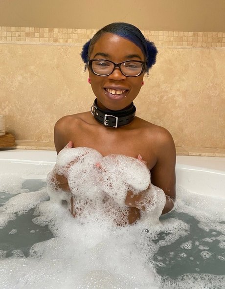 thenovapandafree joli modèle image