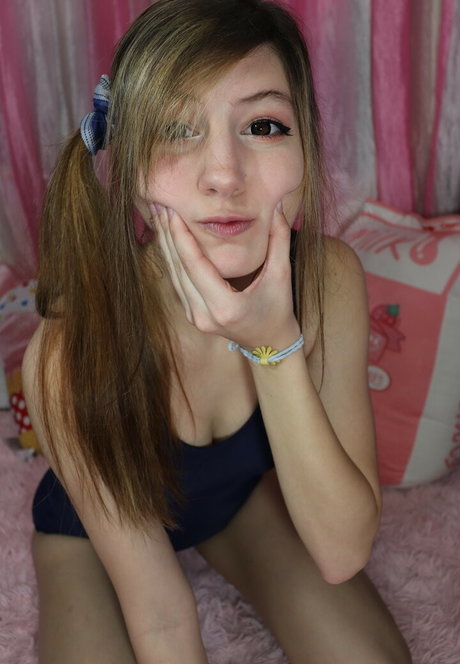 Bunimilk modèle érotique img