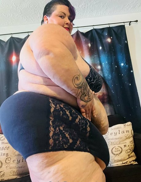 reenayestarr modèle sexy photo