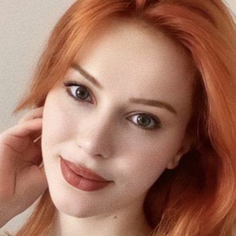 blonde étudiante onlyfans nus sexy images