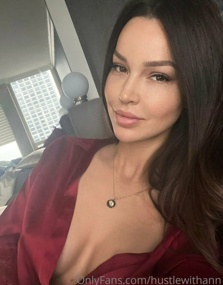 HustlewithAnn modèles nus photos