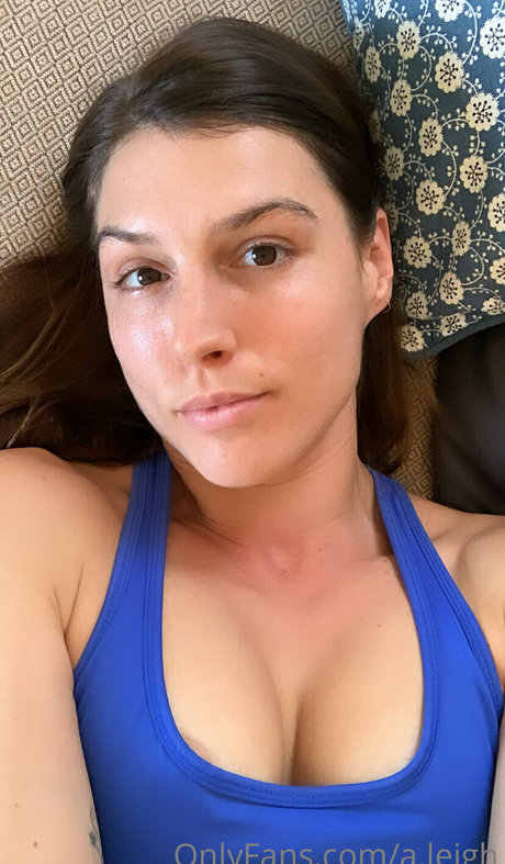 a leigh modèle nu img