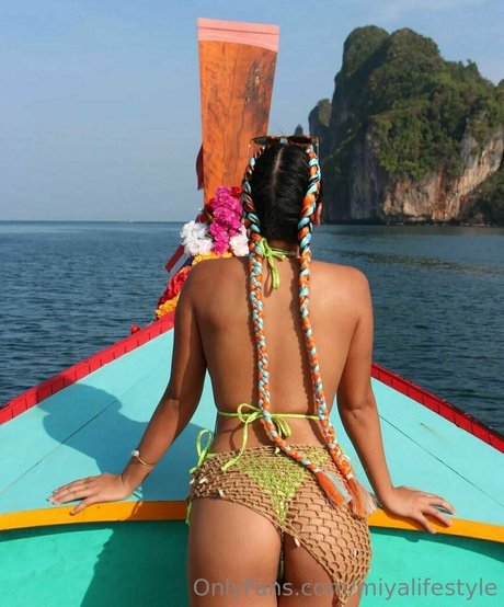 miyalifestyle modèle adulte image