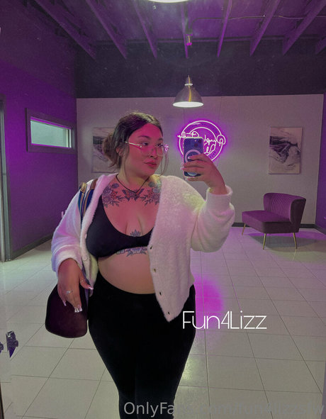 fun4lizzsfw star du porno en haute qualité photos