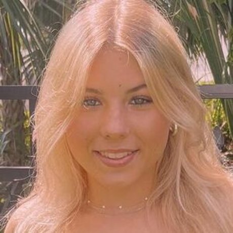 Ariana White mannequin collection