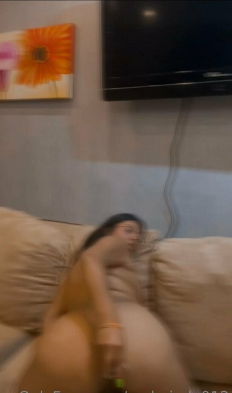 chatte dégoulinante et humide onlyfans nus érotiques images