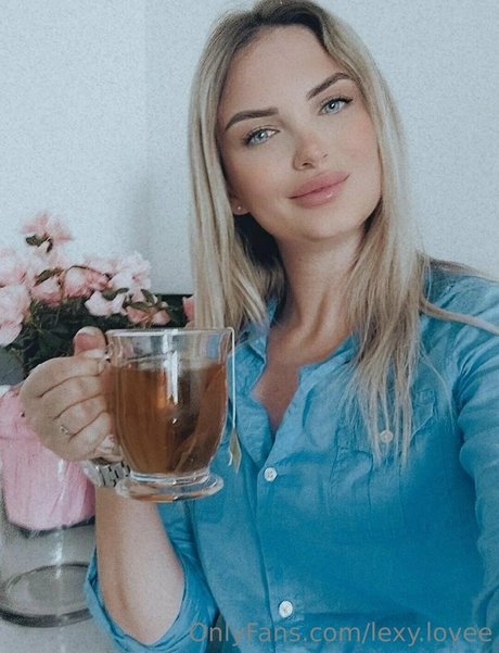 lexy lovee modèles nus des photos