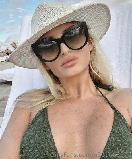 lexy lovee étoile érotique collection