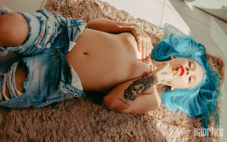 rousse tatouée onlyfans exclusif parfait des photos