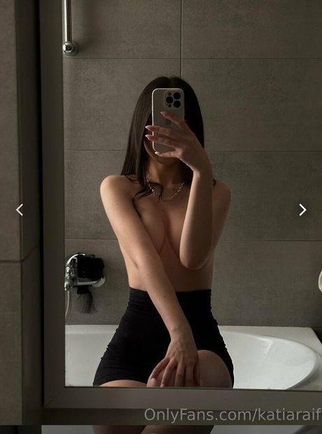 Katiaraif modèle exclusif photo