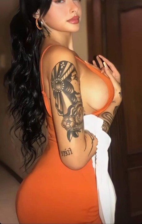 Paula Benitez modèles nus image