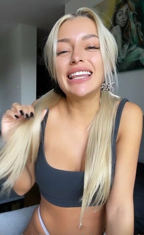 lolaellemodel nus de stars du porno des photos