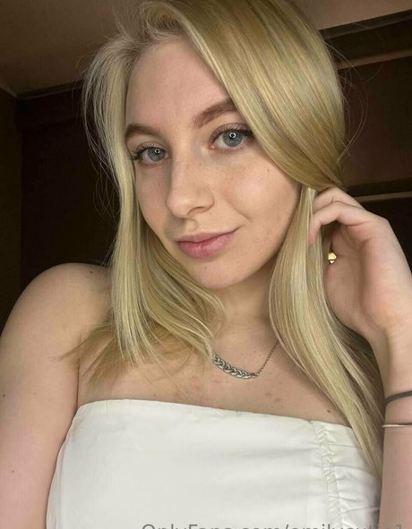 emilycutie1 actrice chaude photo