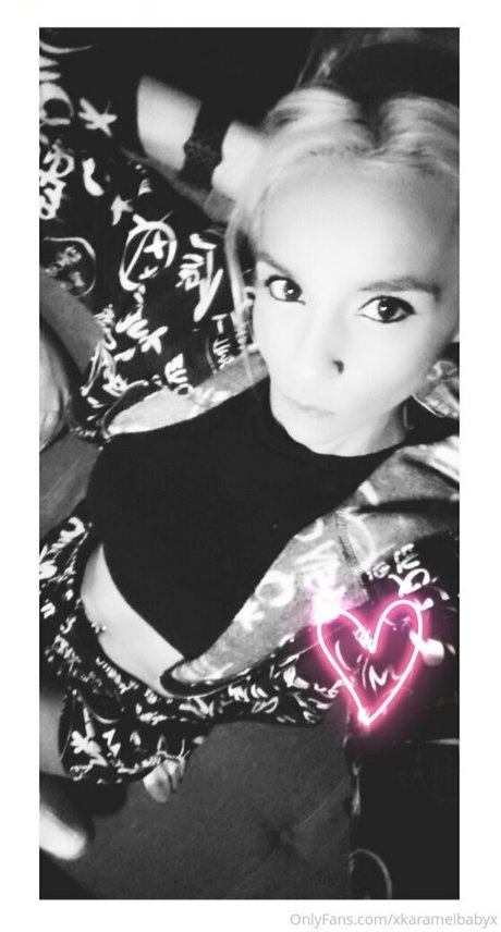 xkaramelbabyx modèle artistique des photos