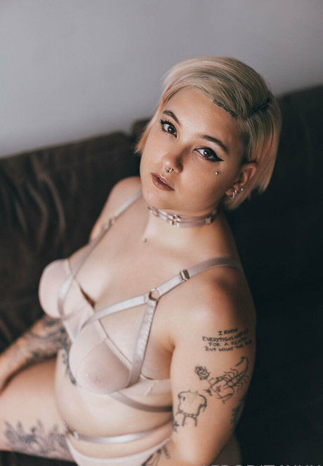 afrodit4x modèle de sexe photo