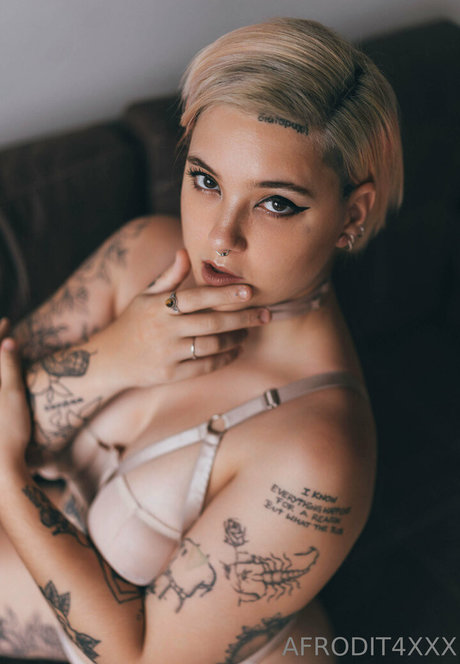 afrodit4x actrice libre galeries