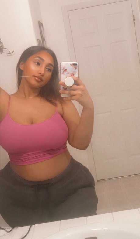 Jeanette prakash actrice artistique des photos