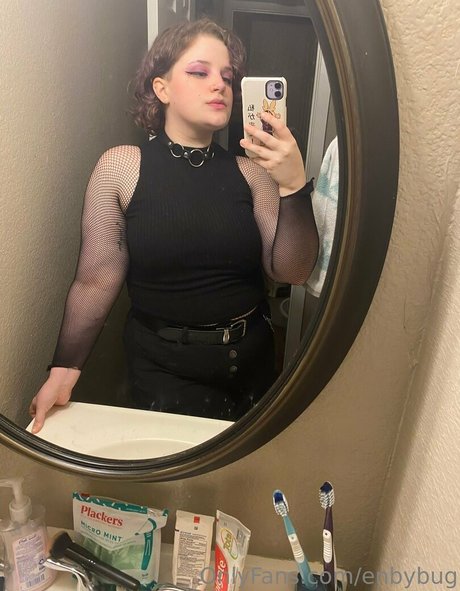 enbybug modèles nus image