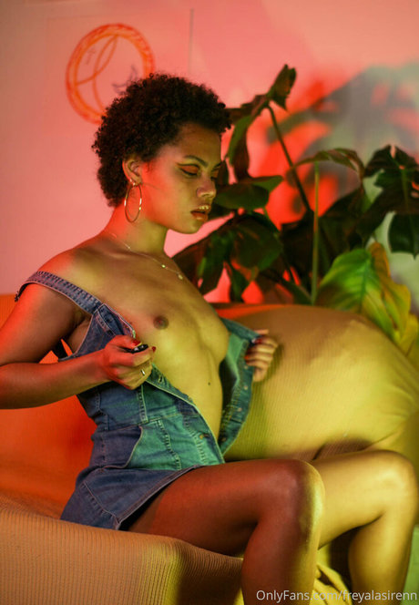 freyalasirenn joli modèle photos