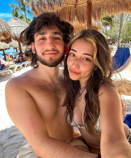 Tiana Renay star du porno chaud galeries