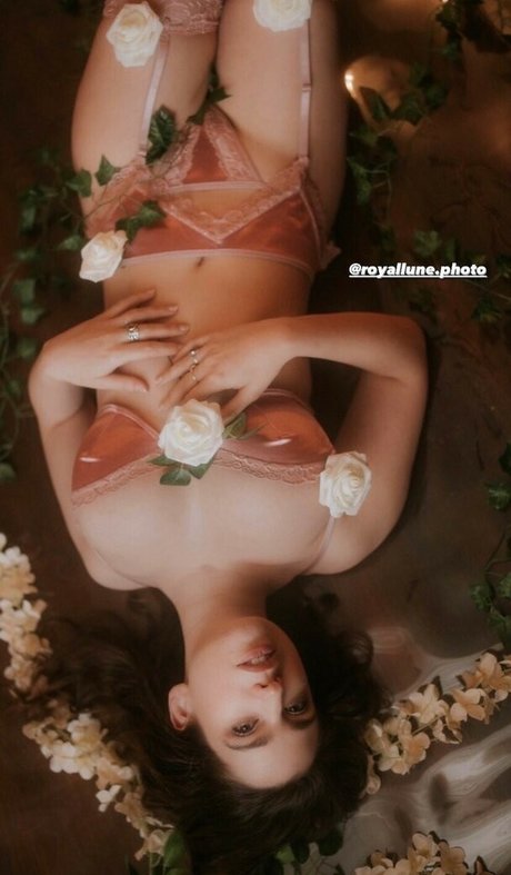 Stephanie Oustalet étoile chaude des photos