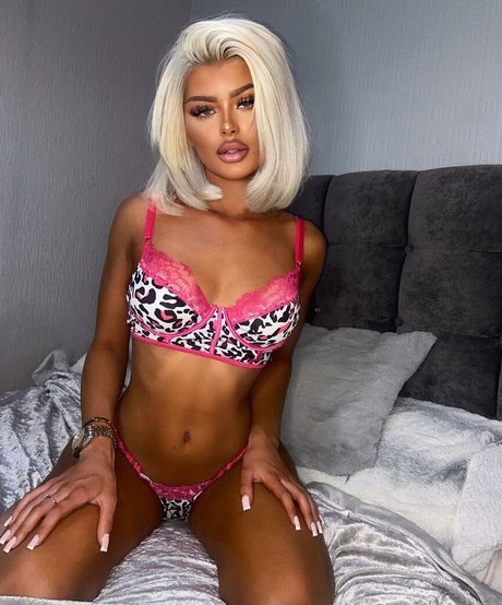 Chloe Inskip actrice artistique img