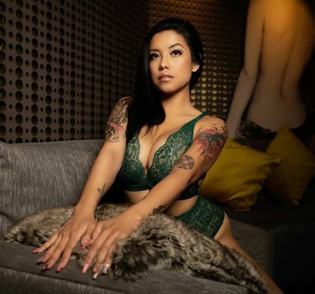 The Filipina Latina Profilfoto