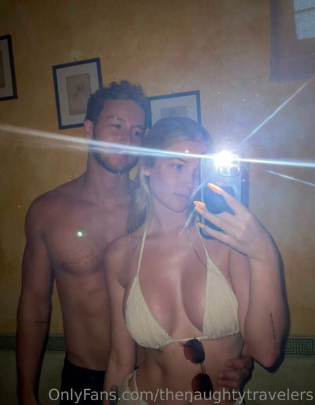 thenaughtytravelers actrice de grande qualité image