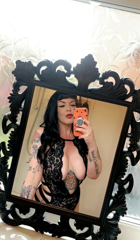 sissy uniquementfans haut érotique images