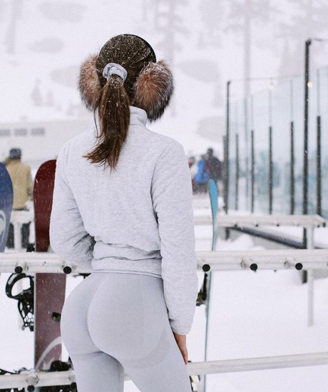 Coco Nadia art de star du porno galeries