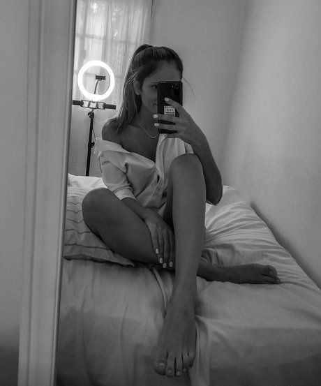 emilyali jolie actrice galeries