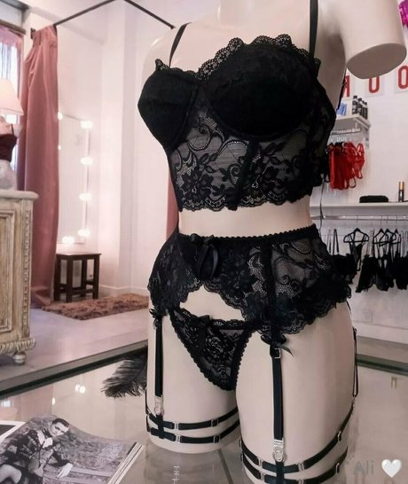 chatte ado onlyfans assez exclusif photo