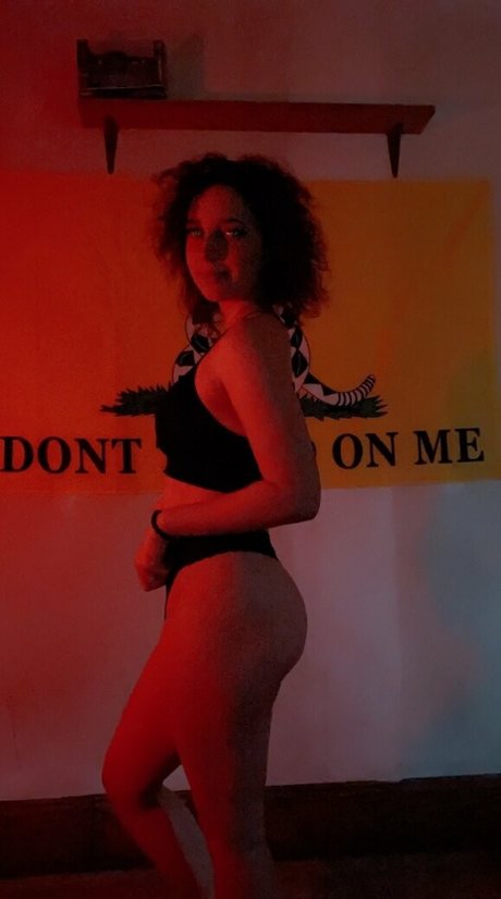 itsyagirlsky actrice nue image