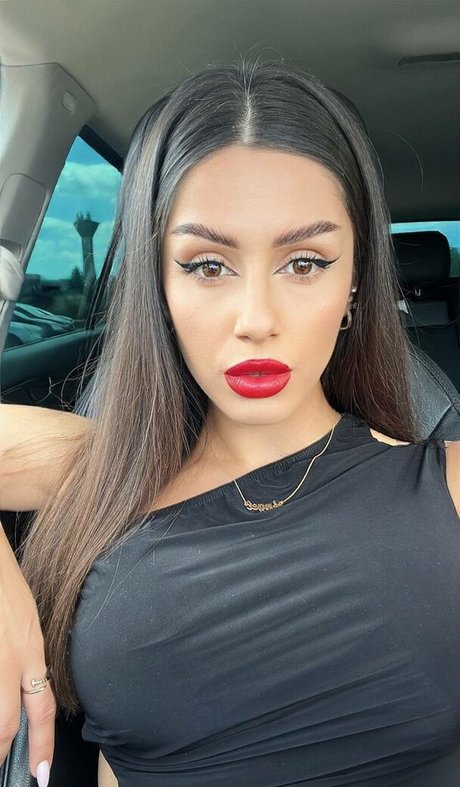 Adalline actrice de grande qualité archive