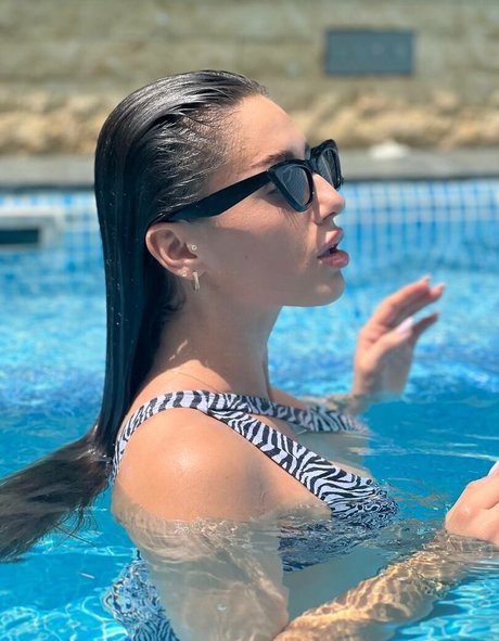 Adalline star du sexe image