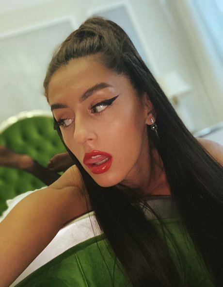 équitation accroupie uniquementfans nue en haute qualité image