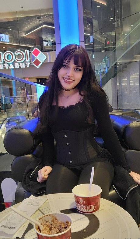 Rue Hernandez actrice xxx photo