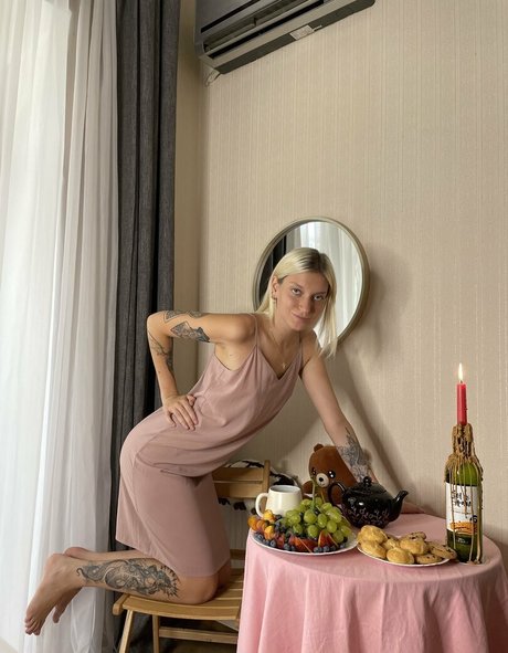 l alicebbgirl l modèle xxx des photos